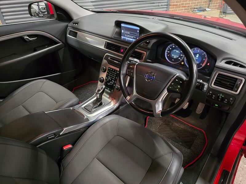 VOLVO V70 1.6 D2 ES 2013