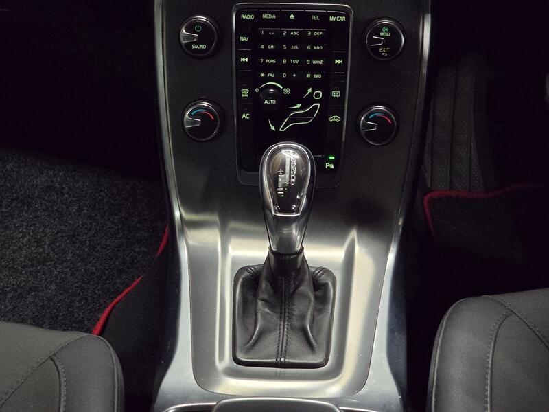 VOLVO V70 1.6 D2 ES 2013
