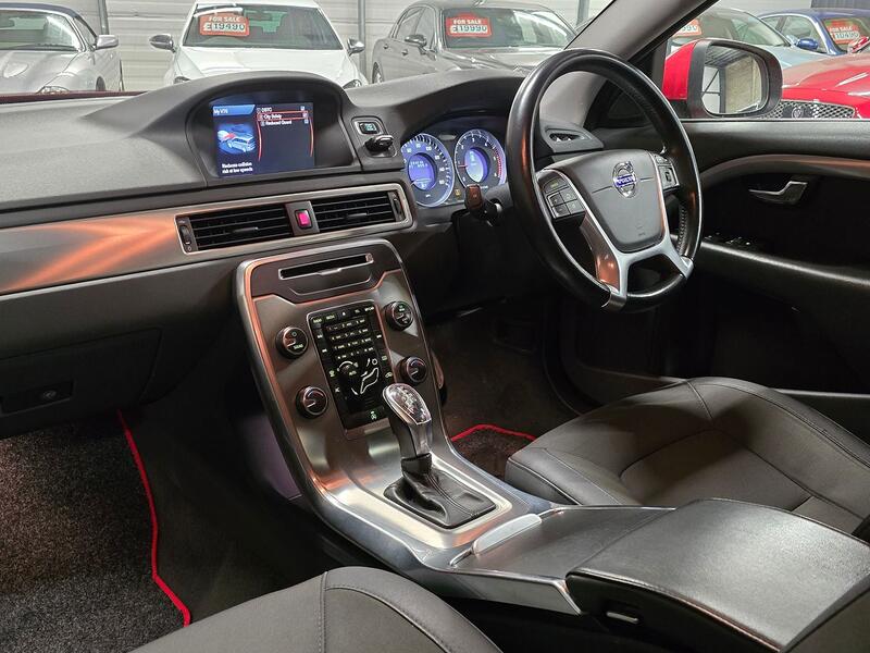 VOLVO V70 1.6 D2 ES 2013
