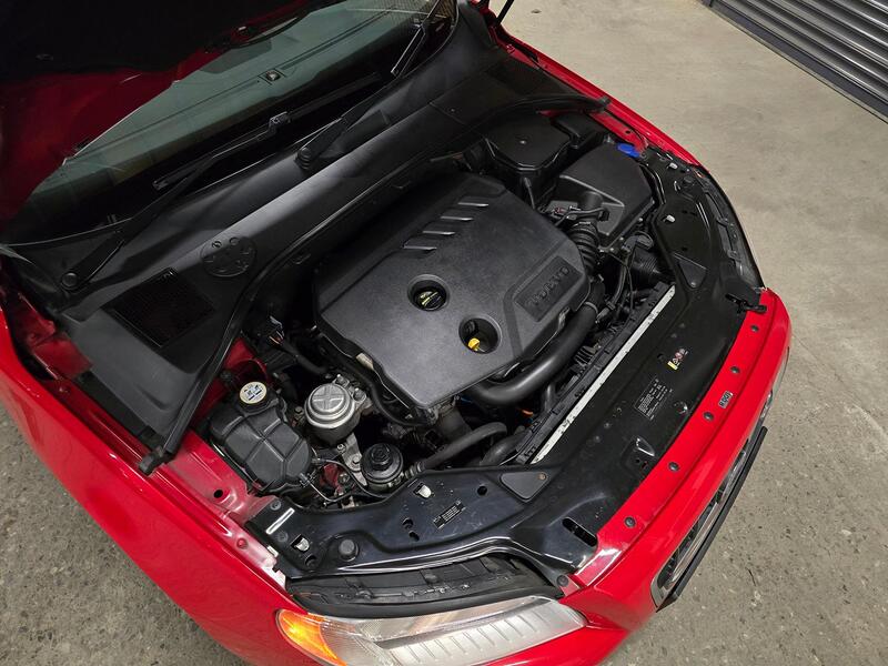 VOLVO V70 1.6 D2 ES 2013