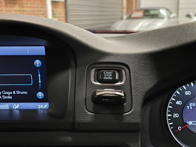 VOLVO V70 1.6 D2 ES 2013