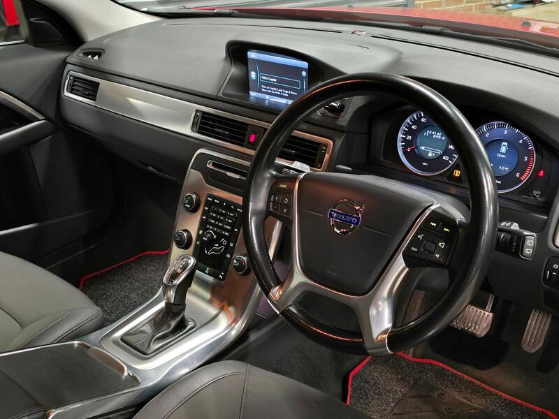 VOLVO V70 1.6 D2 ES 2013