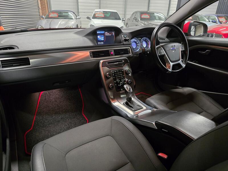 VOLVO V70 1.6 D2 ES 2013