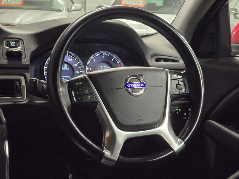VOLVO V70 1.6 D2 ES 2013