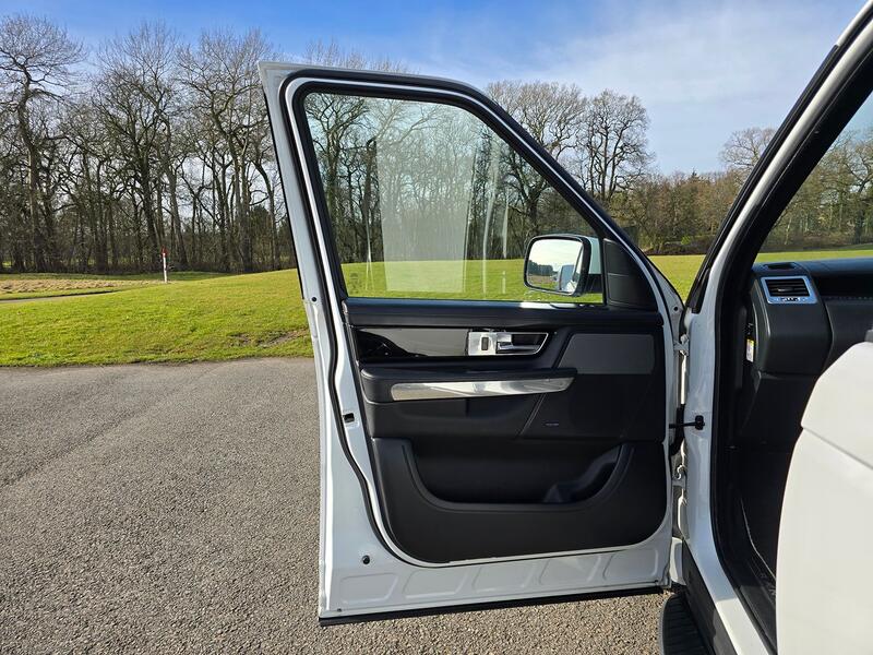 LAND ROVER RANGE ROVER SPORT 3.0 SD V6 HSE Black 2013