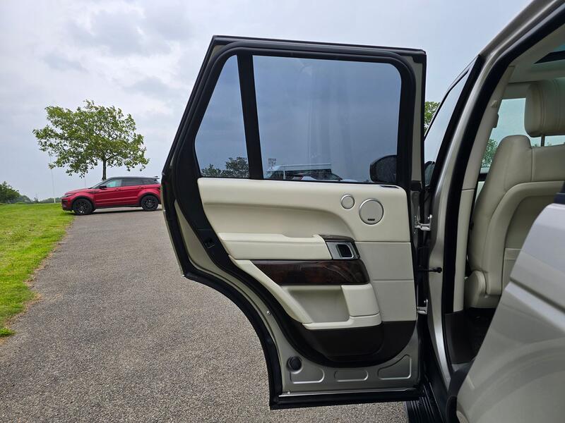 LAND ROVER RANGE ROVER 4.4 SD V8 Vogue SE 2016