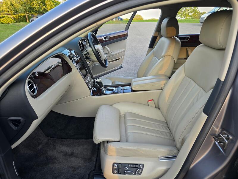 BENTLEY FLYING SPUR  2006