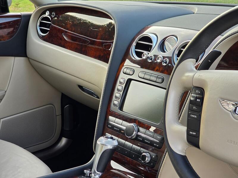 BENTLEY FLYING SPUR  2006