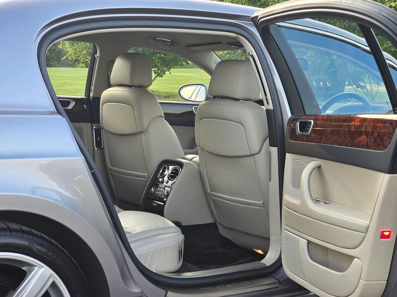 BENTLEY FLYING SPUR  2006