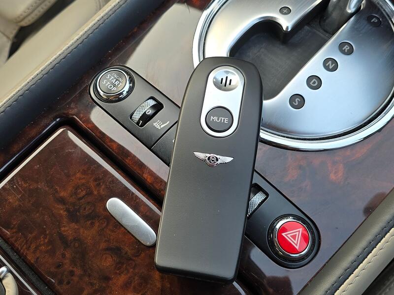 BENTLEY FLYING SPUR  2006