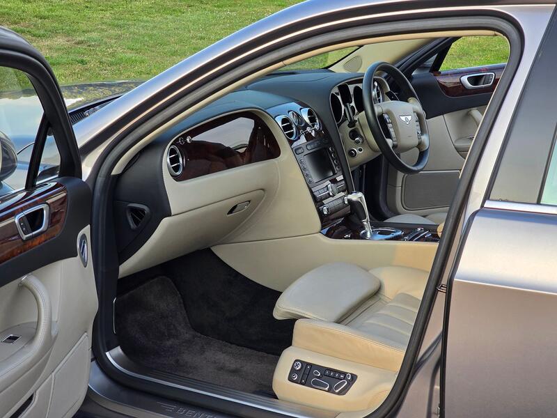 BENTLEY FLYING SPUR  2006