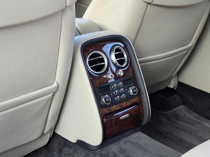 BENTLEY FLYING SPUR  2006