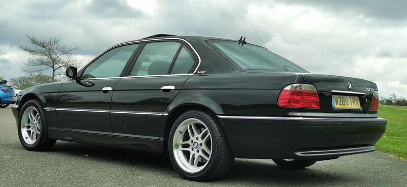 BMW 7 SERIES 750i 5.4 V12 2000