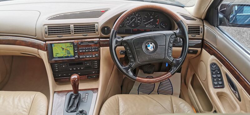 BMW 7 SERIES 750i 5.4 V12 2000