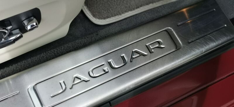 JAGUAR XJ 3.0d V6 Portfolio Auto ss 4dr LWB 2017