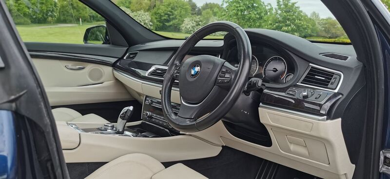 BMW 5 SERIES Gran Turismo 2.0 520d SE GT Auto Euro 5 ss 5dr 2012