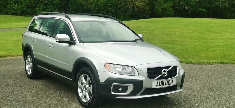 VOLVO XC70 2.4 D5 SE Geartronic AWD 5dr 2011