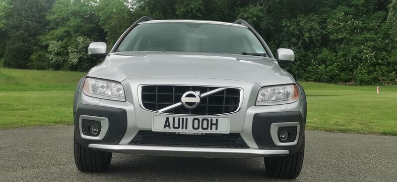 VOLVO XC70 2.4 D5 SE Geartronic AWD 5dr 2011