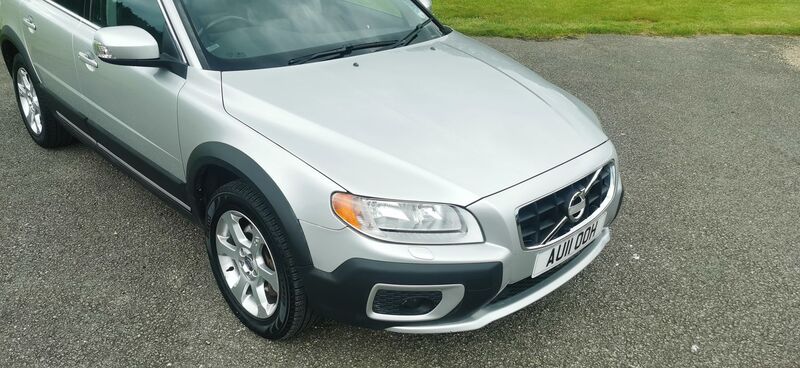 VOLVO XC70 2.4 D5 SE Geartronic AWD 5dr 2011