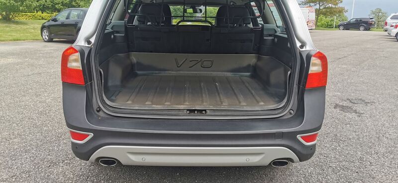 VOLVO XC70 2.4 D5 SE Geartronic AWD 5dr 2011