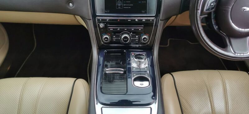 JAGUAR XJ 3.0d V6 Portfolio Auto 4dr 2011