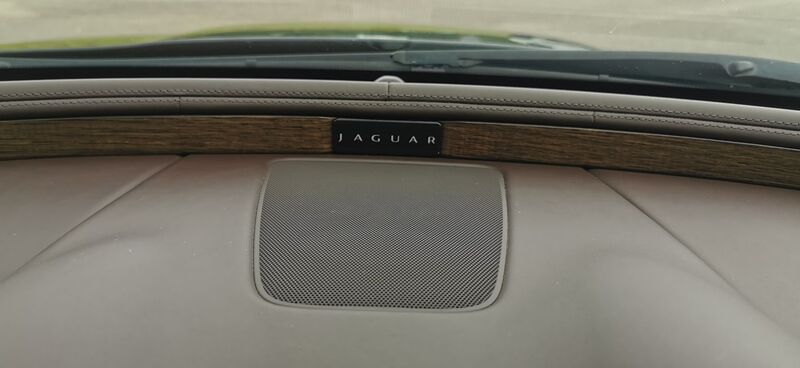 JAGUAR XJ 3.0d V6 Portfolio Auto 4dr 2011