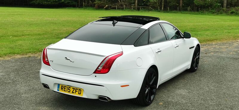 JAGUAR XJ 3.0d V6 Portfolio Auto ss 4dr 2015