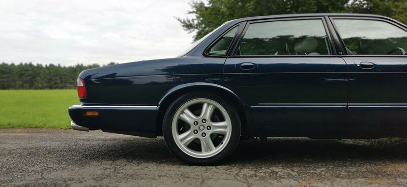 JAGUAR XJR 4.0 V8 Supercharged 4dr 1998