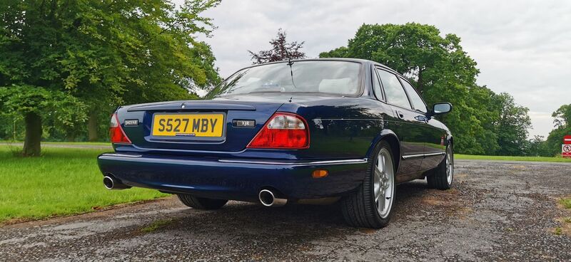 JAGUAR XJR 4.0 V8 Supercharged 4dr 1998