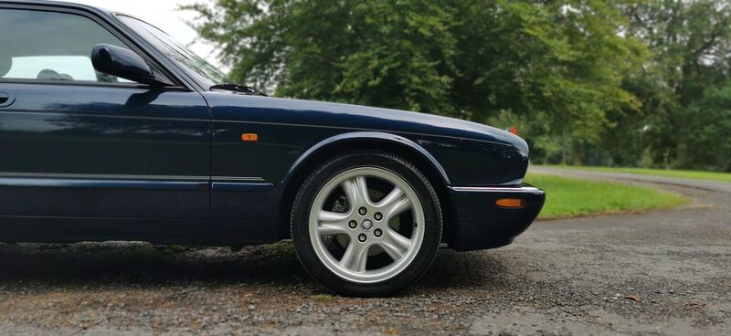 JAGUAR XJR 4.0 V8 Supercharged 4dr 1998