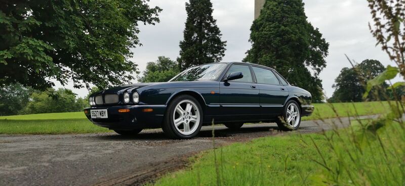 JAGUAR XJR 4.0 V8 Supercharged 4dr 1998