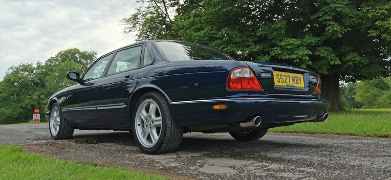 JAGUAR XJR 4.0 V8 Supercharged 4dr 1998