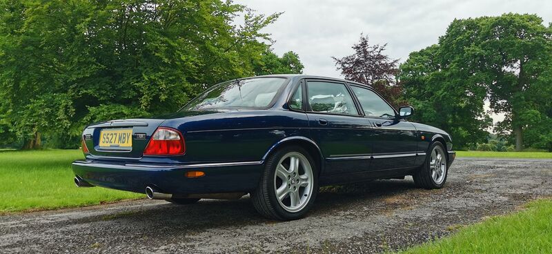 JAGUAR XJR 4.0 V8 Supercharged 4dr 1998