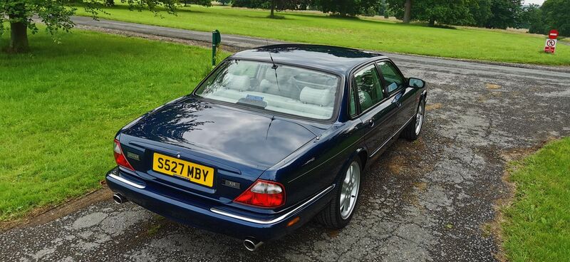 JAGUAR XJR 4.0 V8 Supercharged 4dr 1998