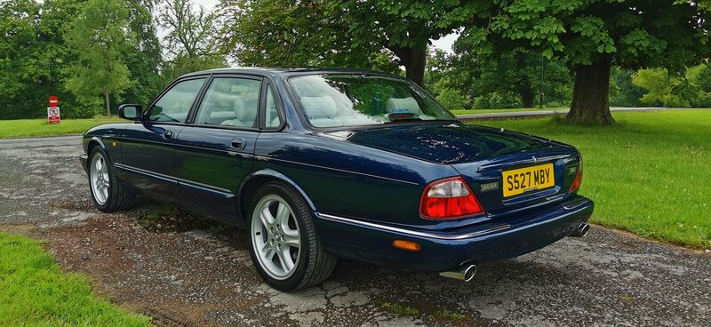 JAGUAR XJR 4.0 V8 Supercharged 4dr 1998