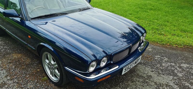 JAGUAR XJR 4.0 V8 Supercharged 4dr 1998