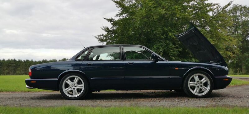 JAGUAR XJR 4.0 V8 Supercharged 4dr 1998