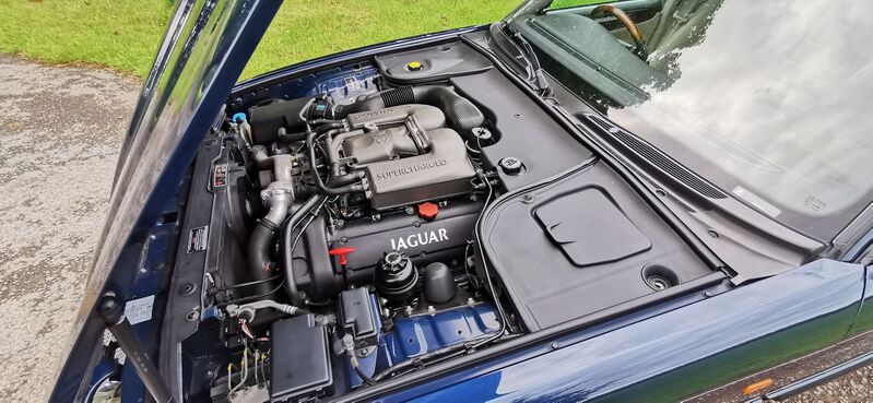 JAGUAR XJR 4.0 V8 Supercharged 4dr 1998