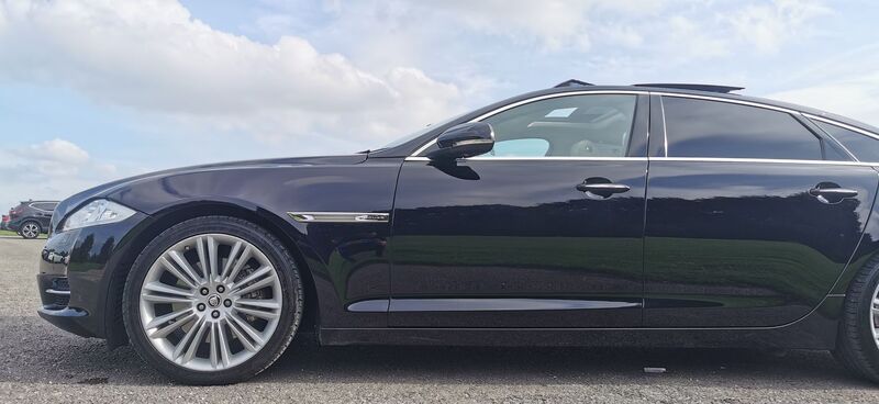 JAGUAR XJ 3.0d V6 Portfolio Auto 4dr LWB 2012