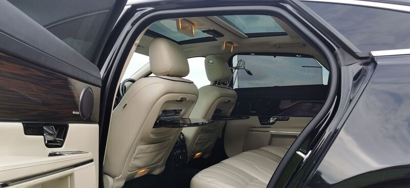 JAGUAR XJ 3.0d V6 Portfolio Auto 4dr LWB 2012