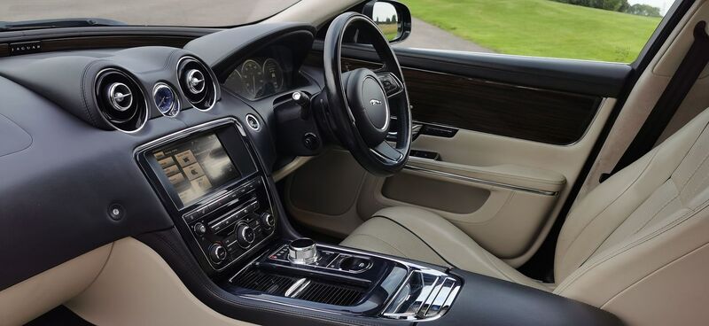 JAGUAR XJ 3.0d V6 Portfolio Auto 4dr LWB 2012