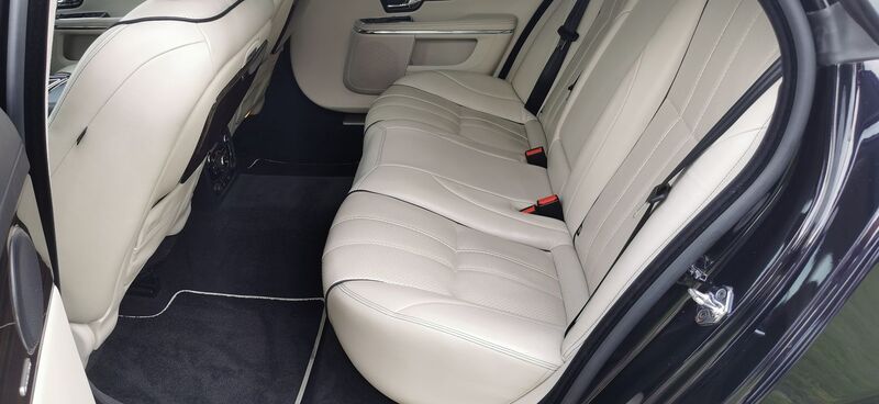 JAGUAR XJ 3.0d V6 Portfolio Auto 4dr LWB 2012