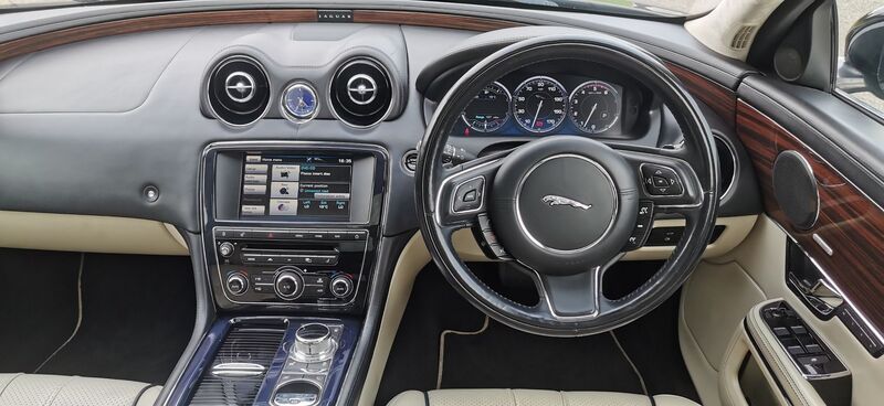 JAGUAR XJ 3.0d V6 Portfolio Auto 4dr LWB 2012