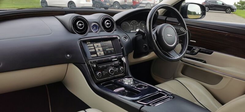 JAGUAR XJ 3.0d V6 Portfolio Auto 4dr LWB 2012