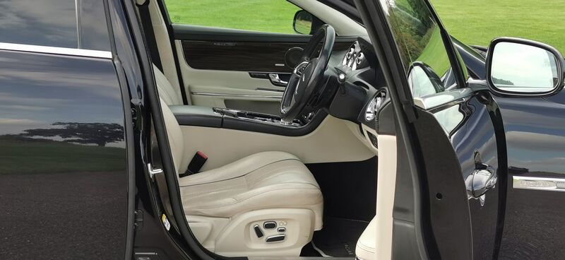 JAGUAR XJ 3.0d V6 Portfolio Auto 4dr LWB 2012