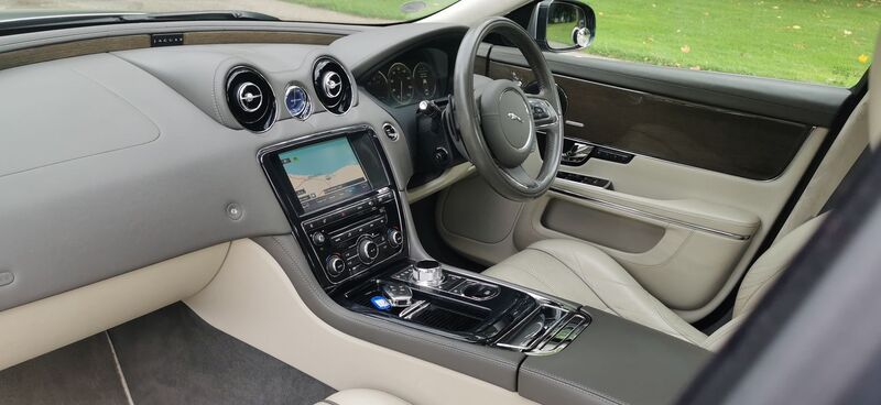 JAGUAR XJ 3.0d V6 Portfolio Auto Euro 5 4dr 2010