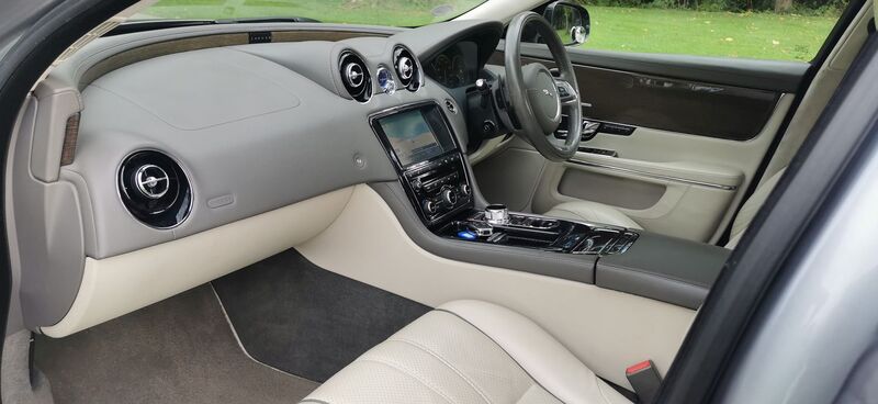 JAGUAR XJ 3.0d V6 Portfolio Auto Euro 5 4dr 2010