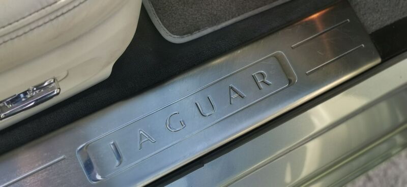JAGUAR XJ 3.0d V6 Portfolio Auto Euro 5 4dr 2010