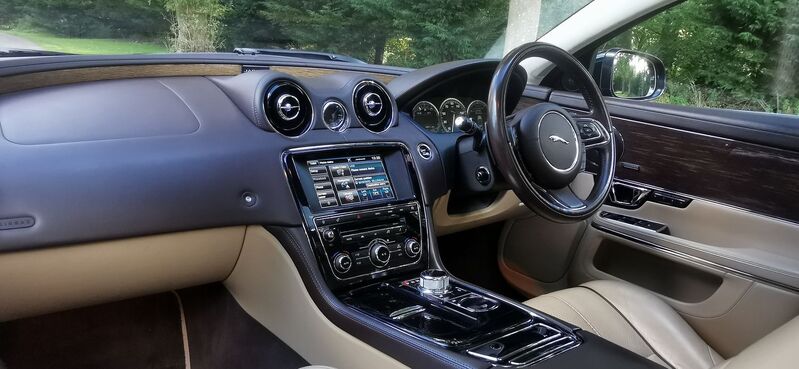 JAGUAR XJ 3.0d V6 Portfolio Auto ss 4dr LWB 2014