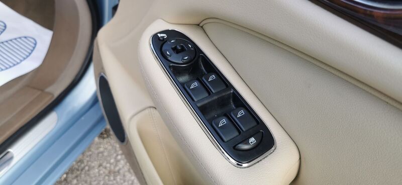 JAGUAR XJ TDVi Executive LWB Saloon 4dr 2006